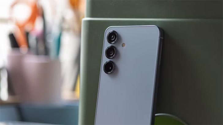 Samsung Galaxy S26 Pro Leaks Hint at Display Size and Battery Upgrade